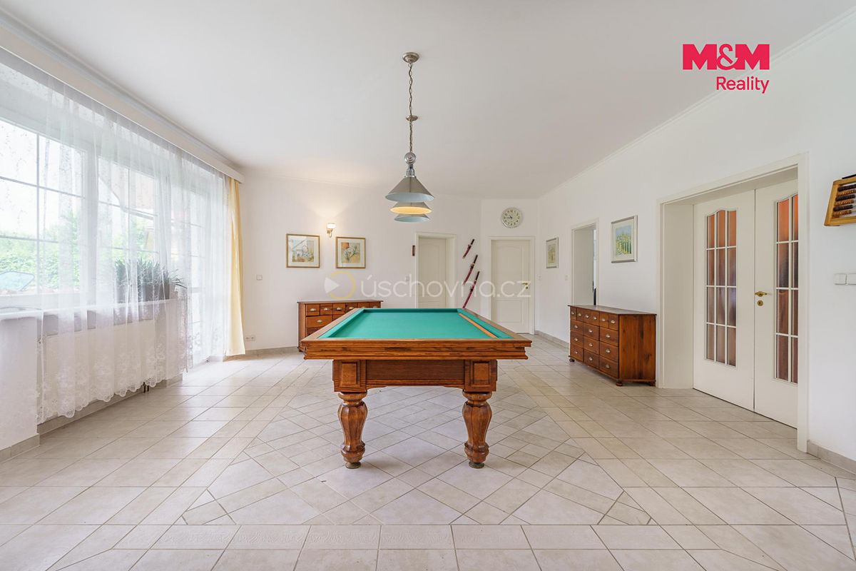 Prodej rodinného domu 540 m², pozemek 1403 m² – fotografie 2