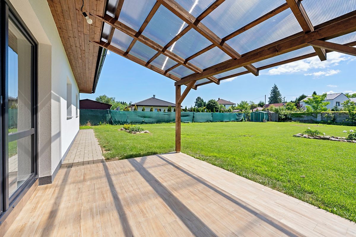Prodej rodinného domu 107 m², pozemek 901 m² – fotografie 2