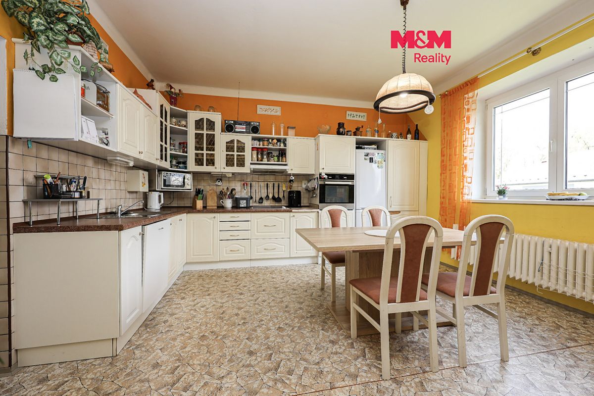 Prodej rodinného domu 162 m², pozemek 679 m²