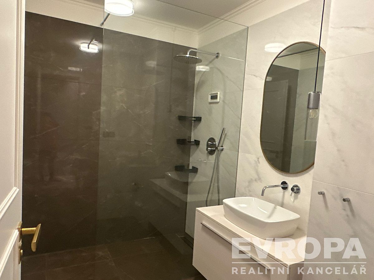 Pronájem bytu 2+kk 55 m² – fotografie 4