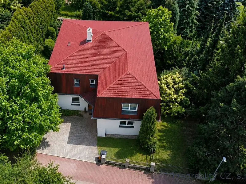 Prodej vily 328 m², pozemek 1000 m², Únětice – náhled fotky 1