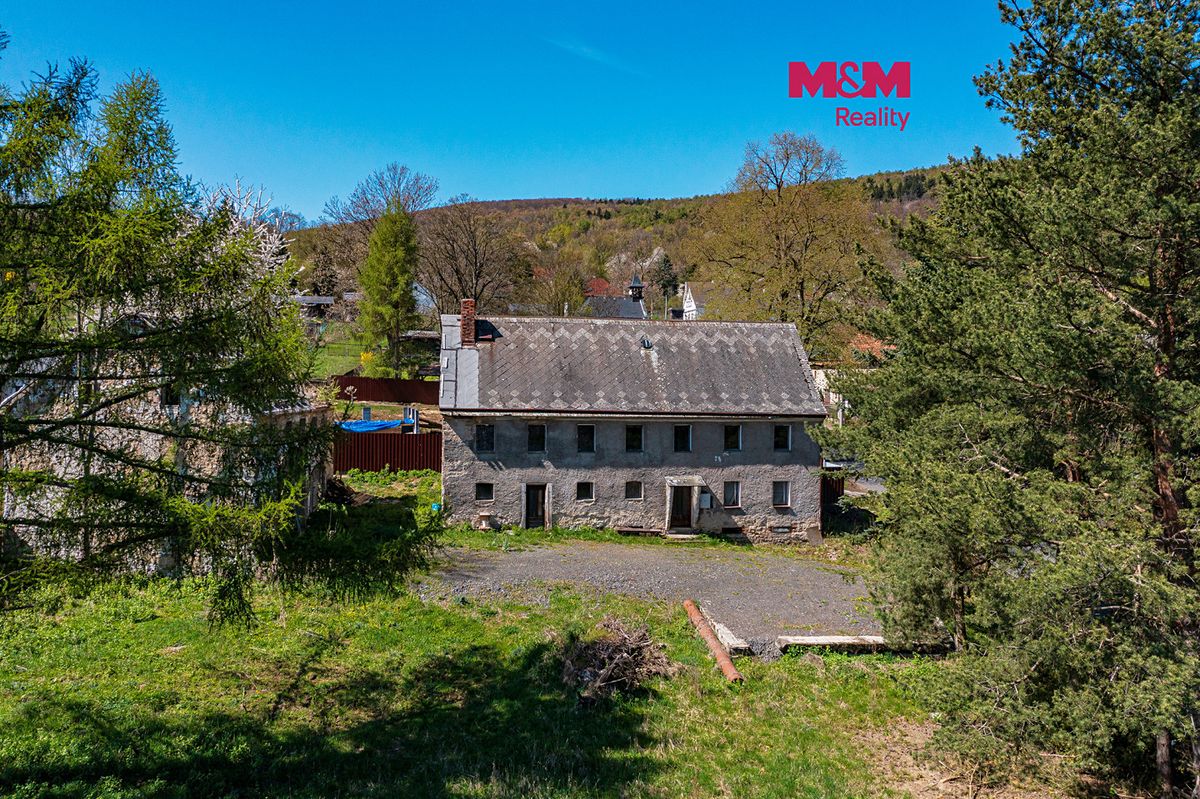 Prodej rodinného domu 180 m², pozemek 834 m²