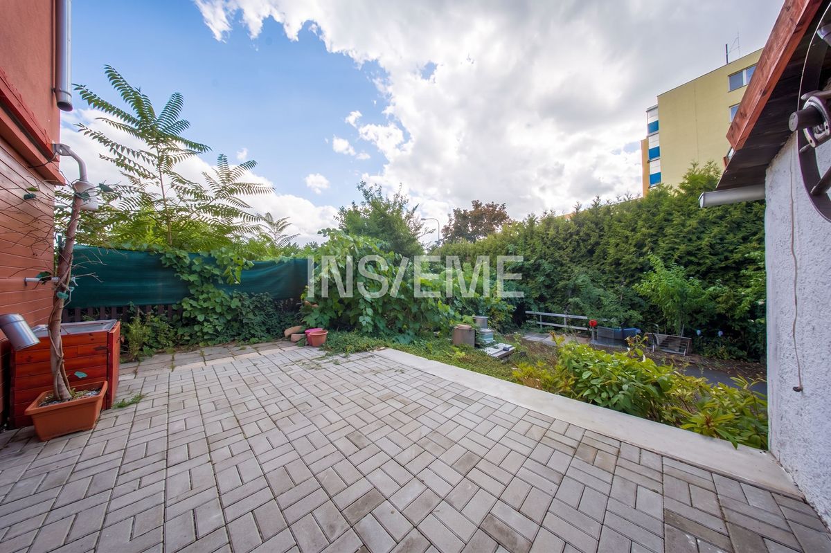 Prodej rodinného domu 213 m², pozemek 322 m² – fotografie 3