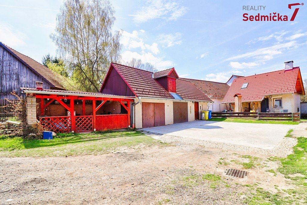 Prodej rodinného domu 225 m², pozemek 6700 m² – fotografie 2