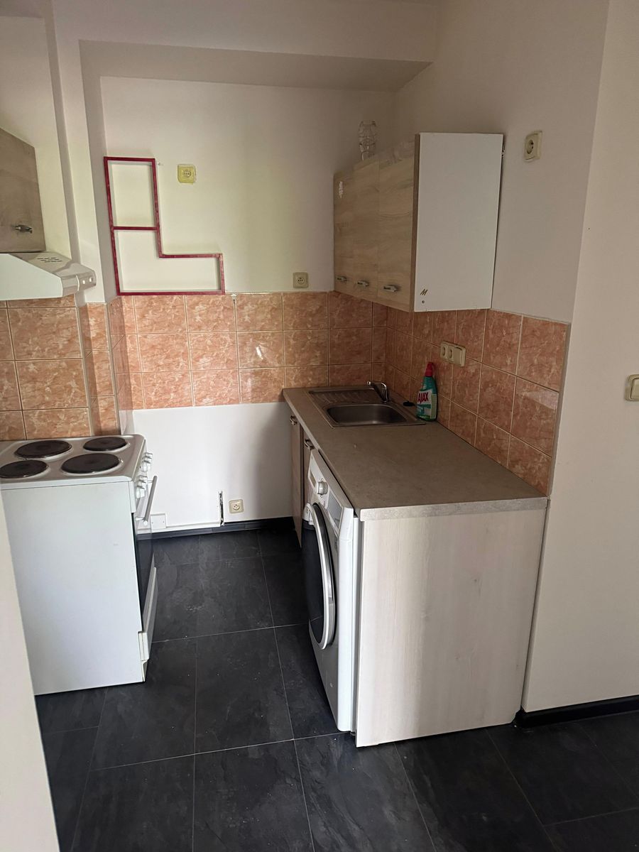 Pronájem bytu 1+kk 30 m² – fotografie 3