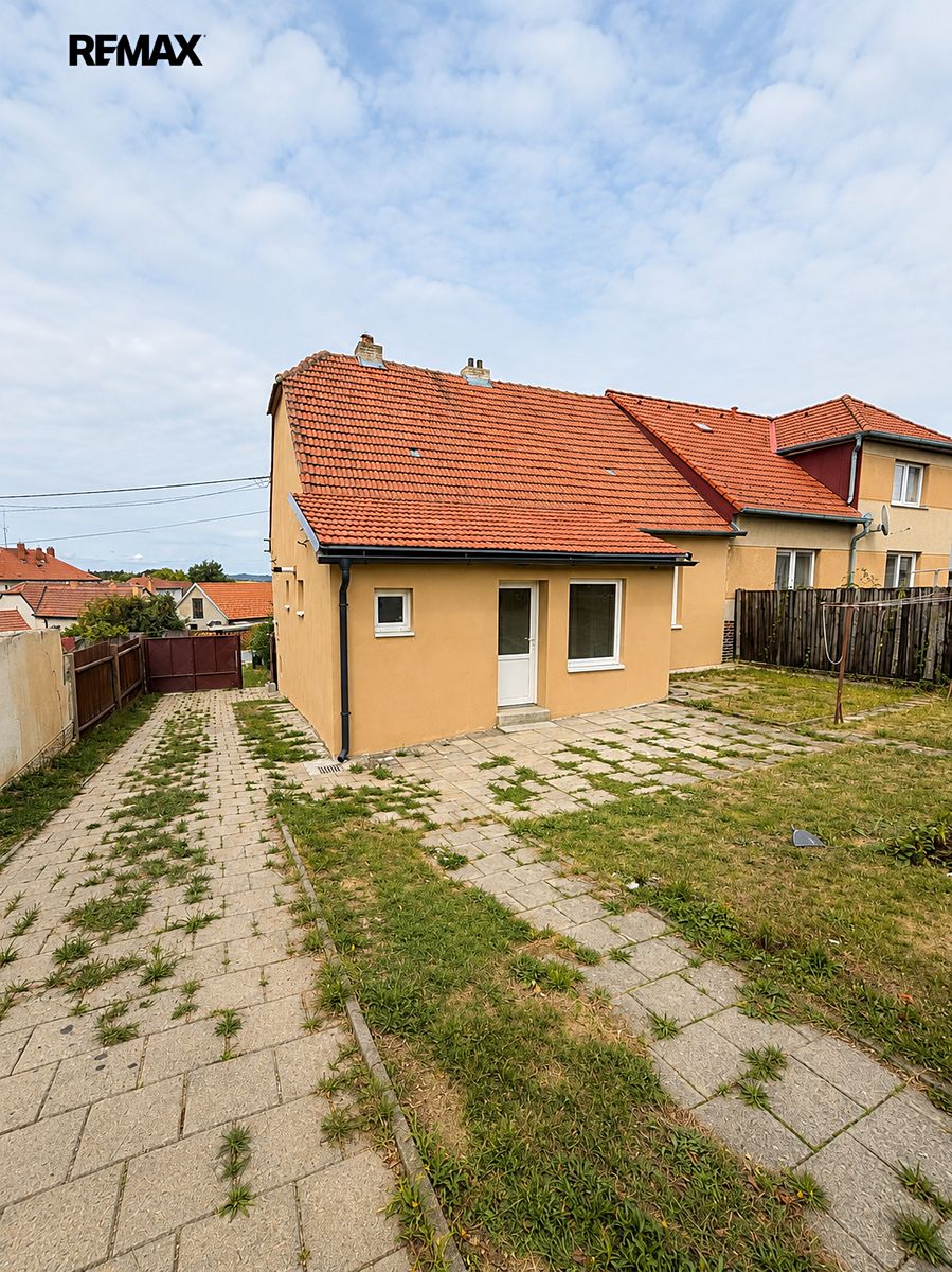 Pronájem rodinného domu 85 m², pozemek 572 m² – fotografie 2