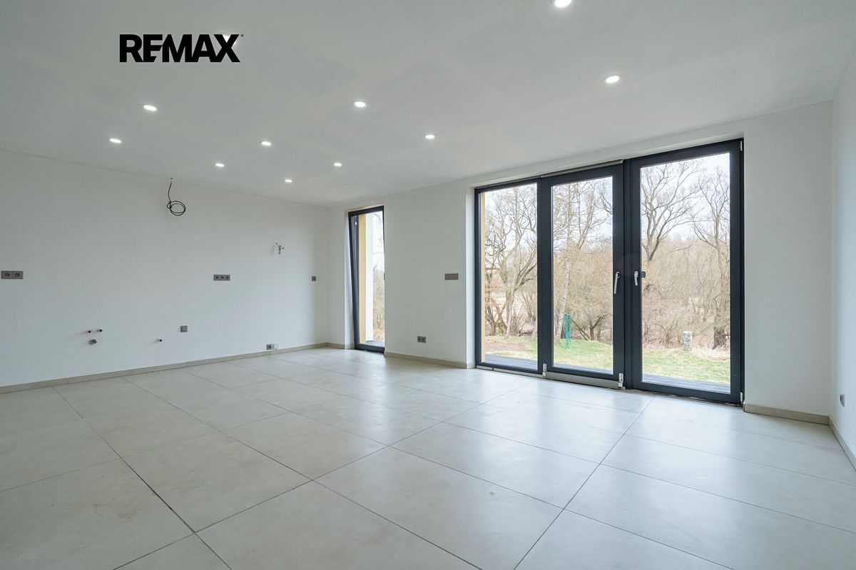 Prodej rodinného domu 96 m², pozemek 804 m² – fotografie 3
