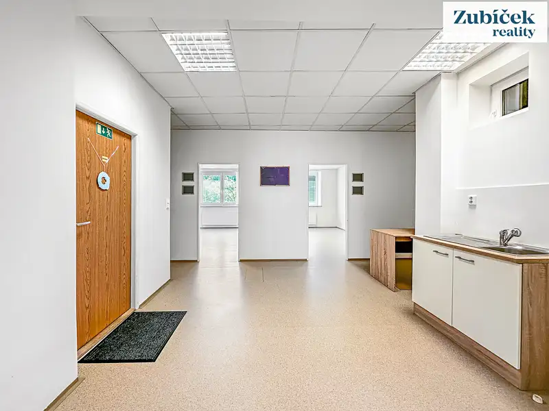 Pronájem kanceláře 78 m², Zlín – náhled fotky 2