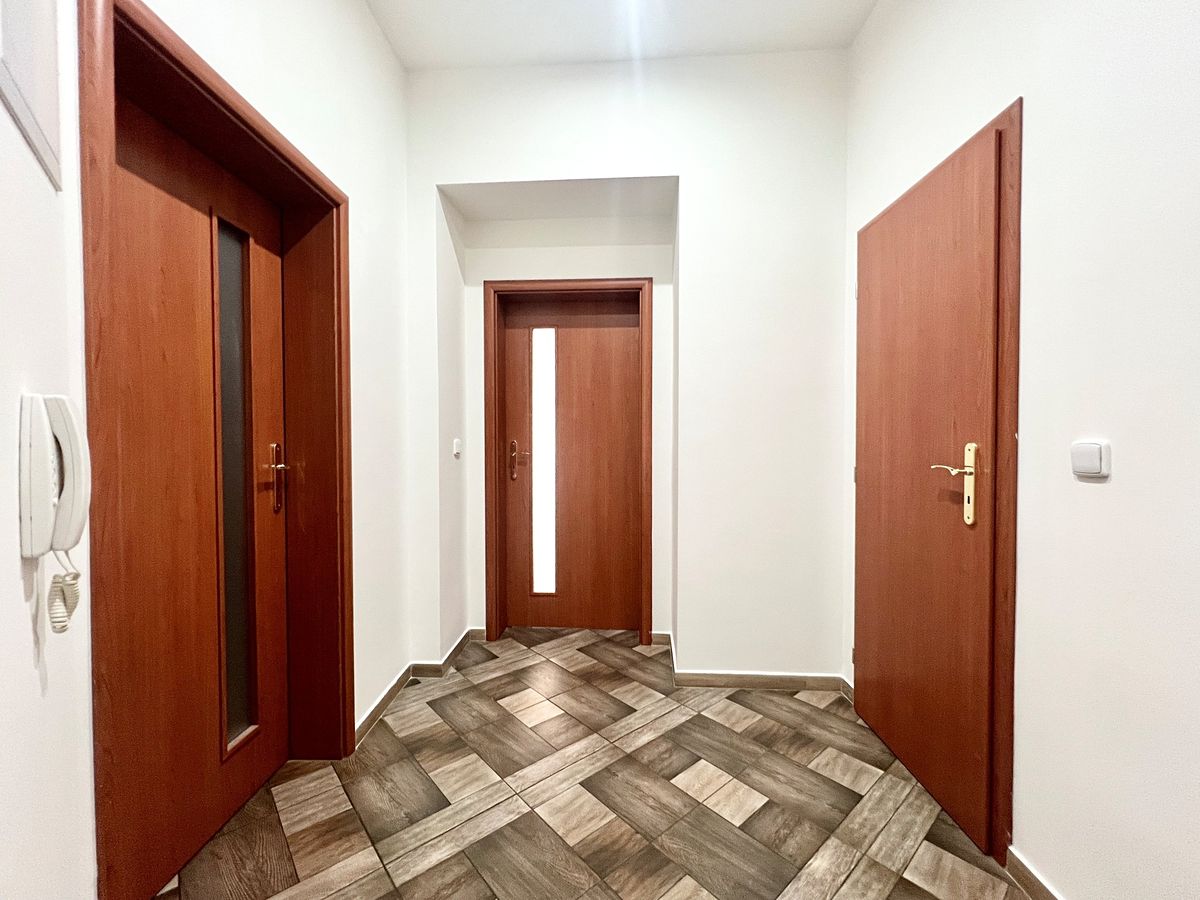 Pronájem bytu 2+1 62 m² – fotografie 4
