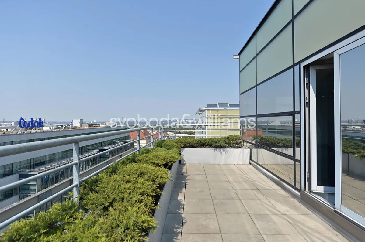 Pronájem kanceláře 1092 m²