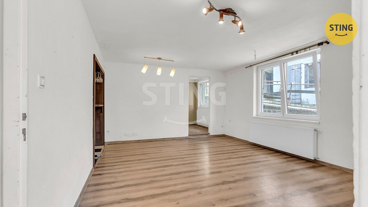 Prodej rodinného domu 135 m², pozemek 914 m² – fotografie 5