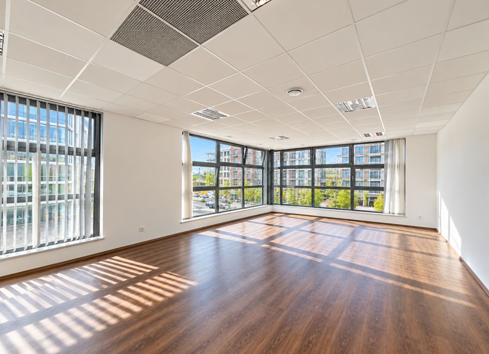 Pronájem kanceláře 52 m², Praha – fotka 1 z 3