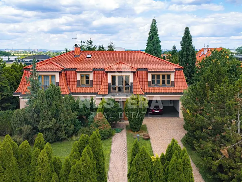 Prodej vily 444 m², pozemek 2325 m², Vestec – náhled fotky 2