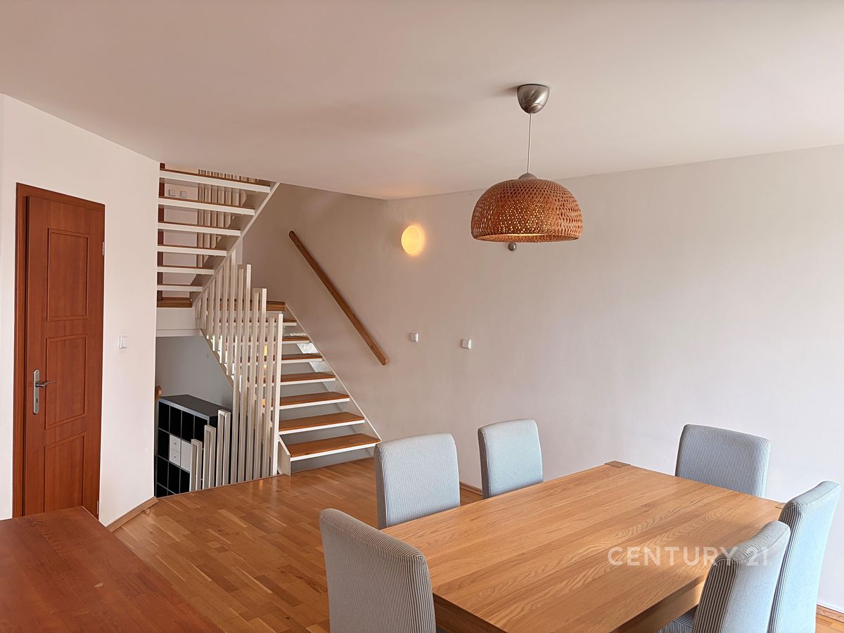 Pronájem vícegeneračního domu 258 m², pozemek 185 m² – fotografie 4