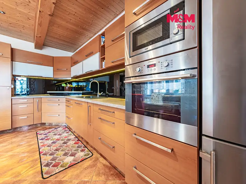 Prodej rodinného domu 203 m², pozemek 557 m², Bojanovice – náhled fotky 1