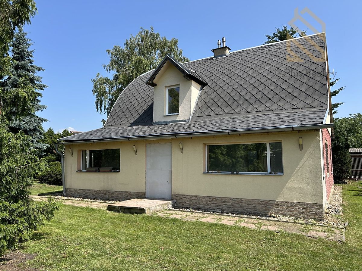 Prodej rodinného domu 196 m², pozemek 1929 m²