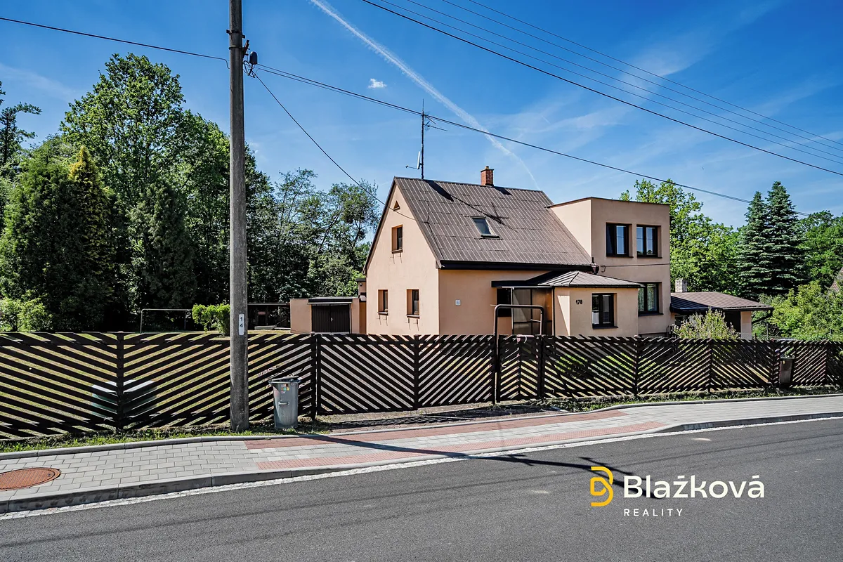 Pronájem rodinného domu 100 m², pozemek 2489 m²