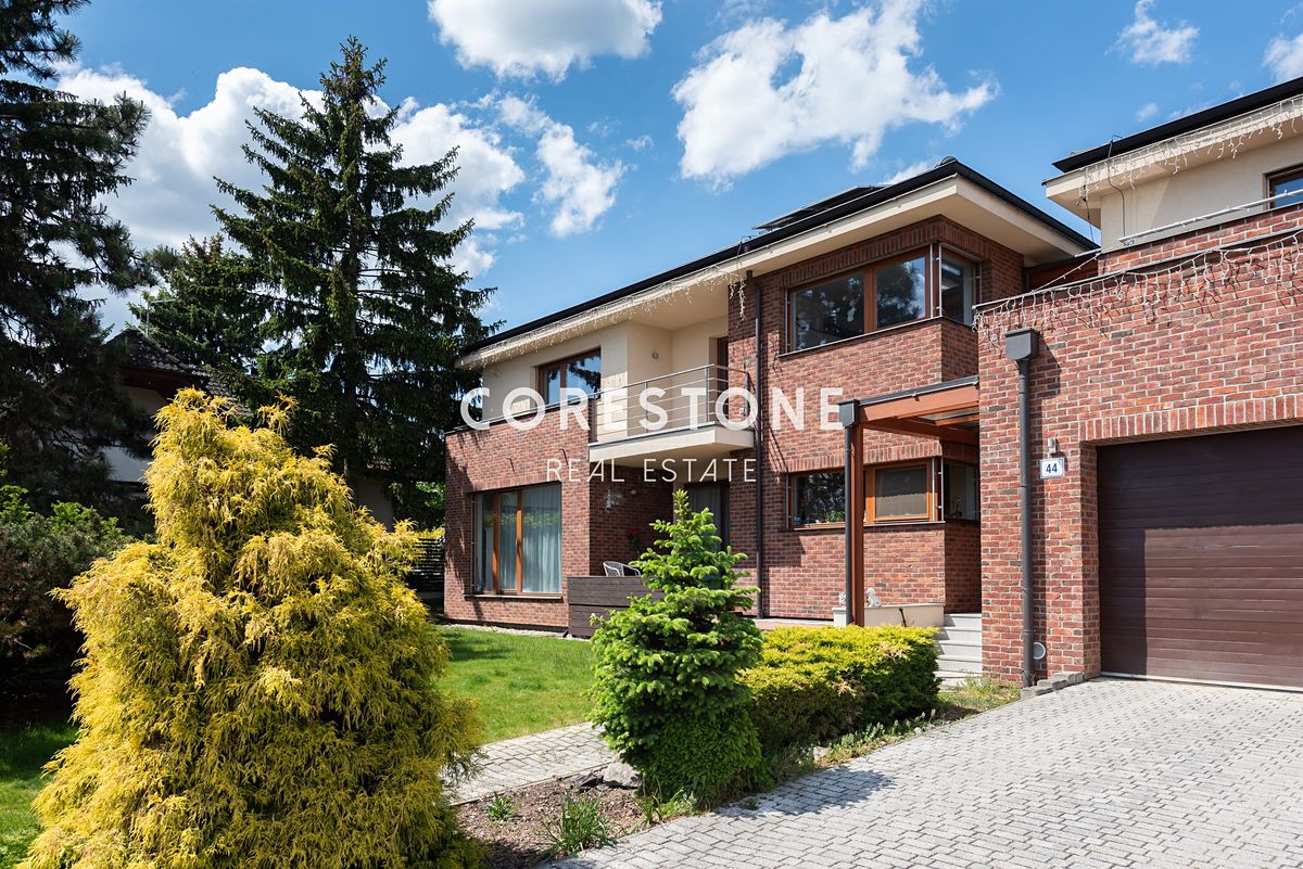 Prodej vily 630 m², pozemek 1426 m²