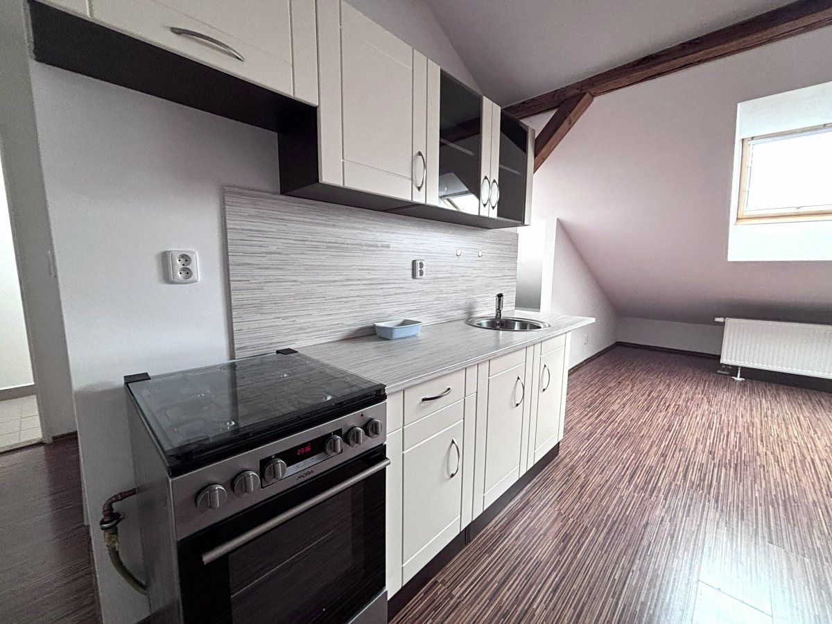 Pronájem bytu 2+kk 48 m² – fotografie 2