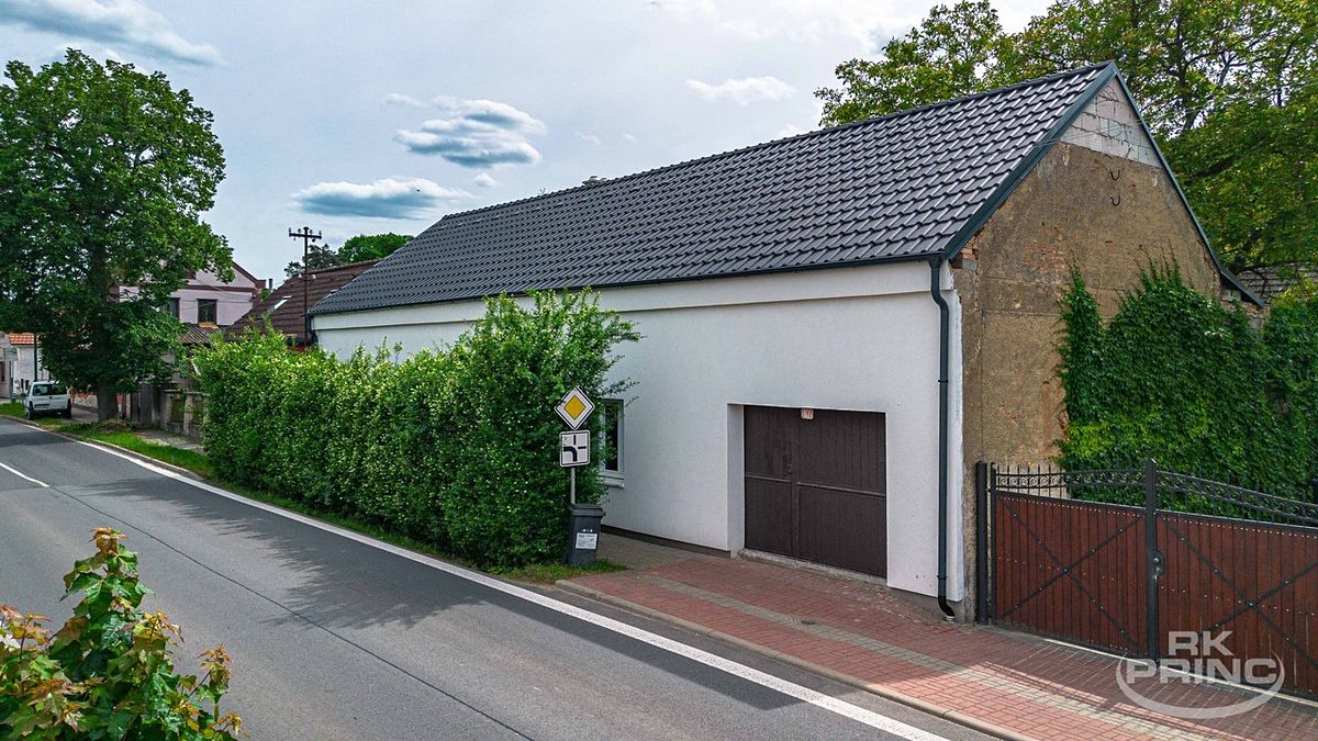 Prodej rodinného domu 300 m², pozemek 581 m²