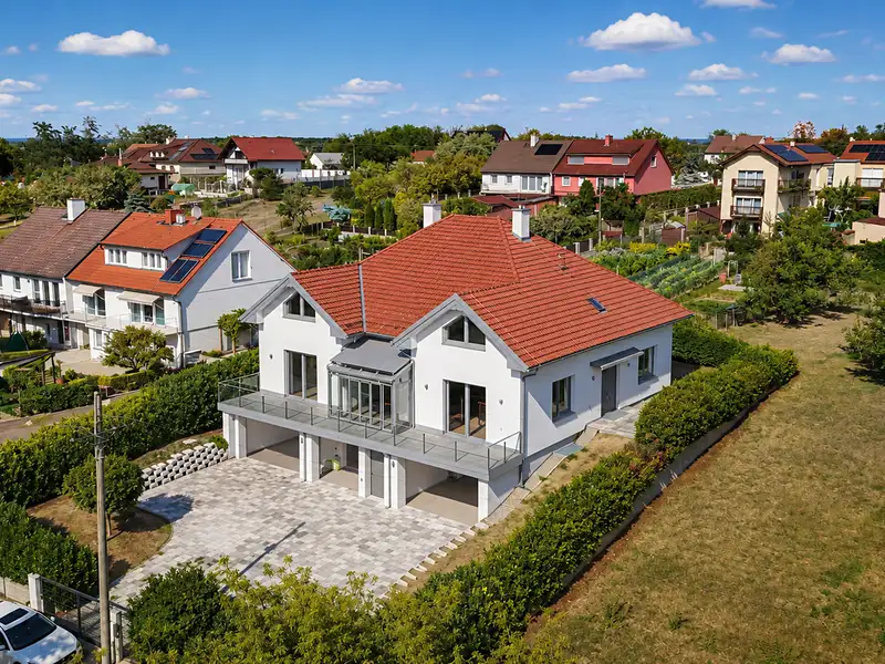 Prodej rodinného domu 408 m², pozemek 923 m², Pohořelice – Nová Ves, okres Brno-venkov