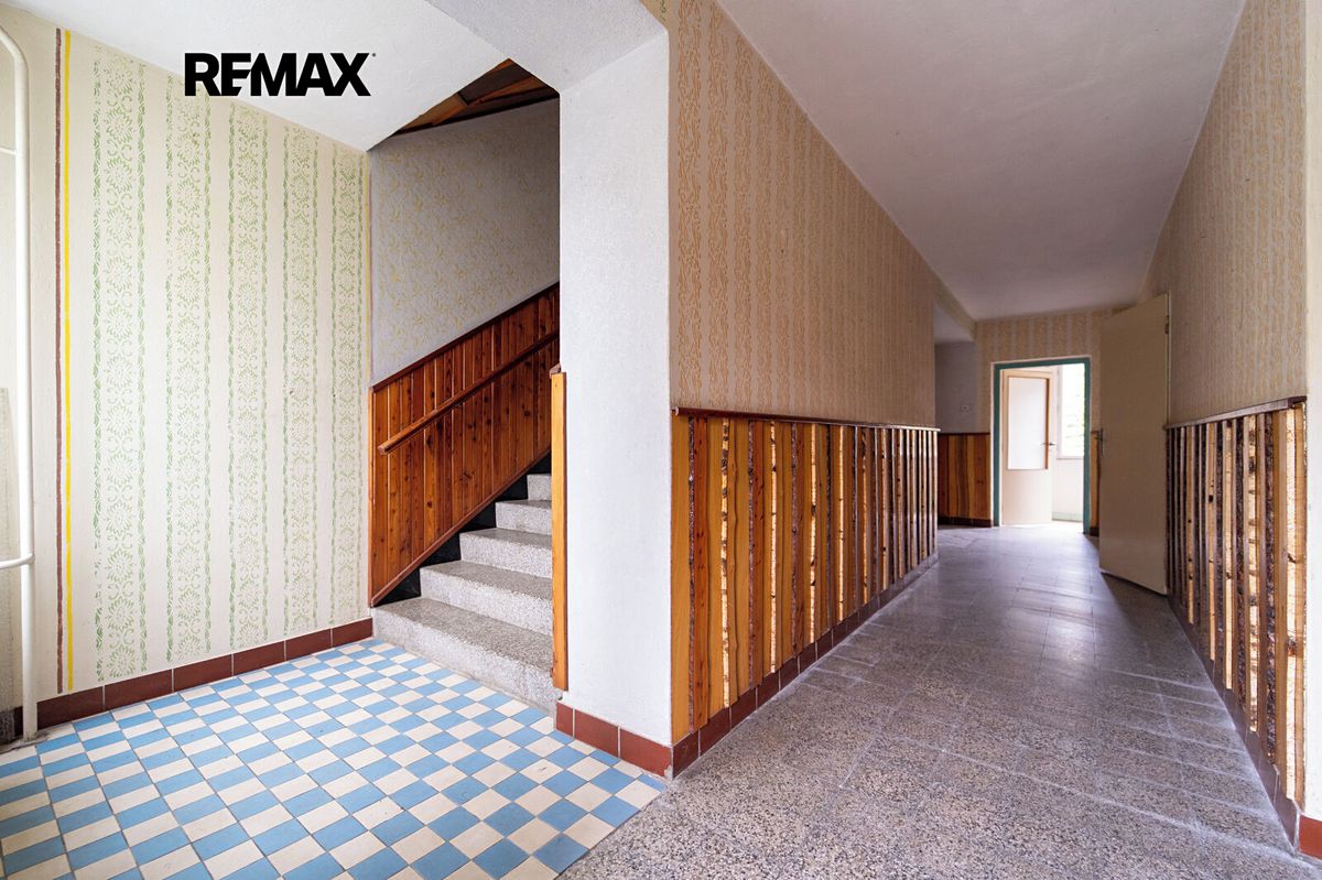 Prodej rodinného domu 200 m², pozemek 895 m² – fotografie 4