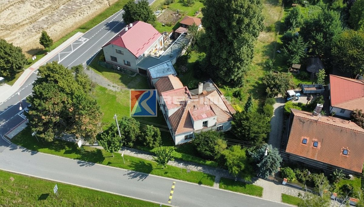 Prodej rodinného domu 243 m², pozemek 1001 m² – fotografie 4