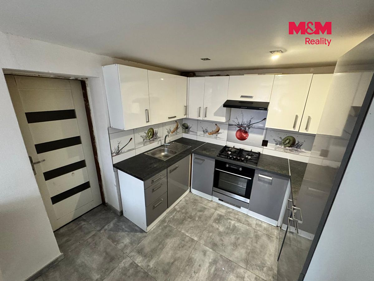 Prodej rodinného domu 165 m², pozemek 466 m² – fotografie 4