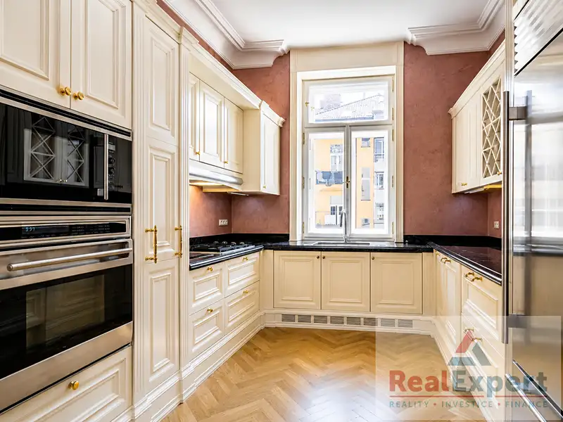 Prodej bytu 4+kk 136 m², Praha – náhled fotky 1