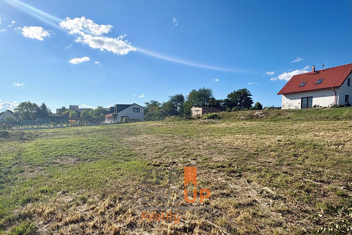 Prodej stavebního pozemku 886 m² – fotografie 2