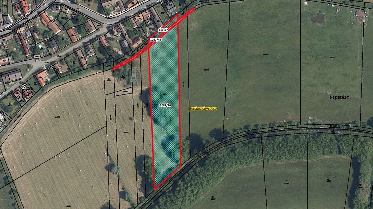 Prodej pole 8697 m², Milovice – fotka 1 z 3