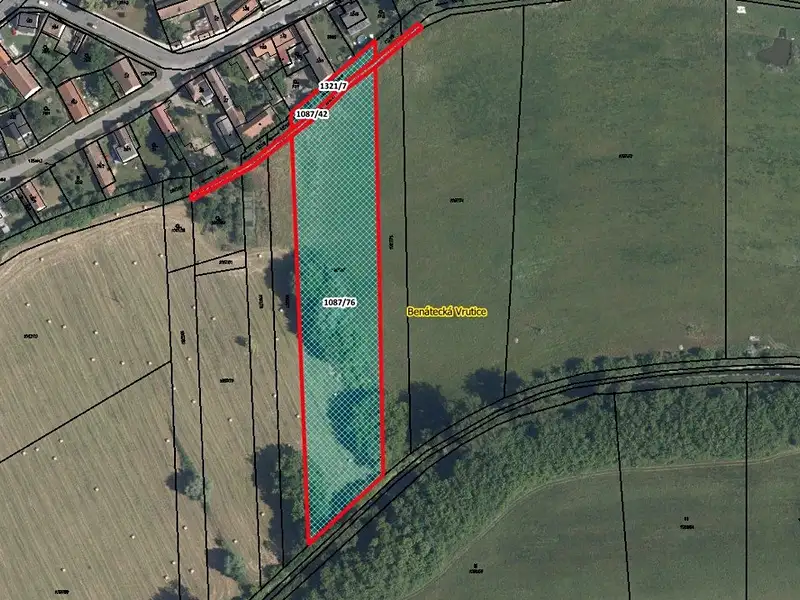 Prodej pole 8697 m², Milovice – náhled fotky 1