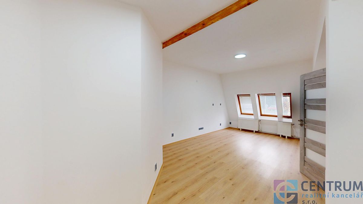 Pronájem bytu 3+kk 81 m² – fotografie 4