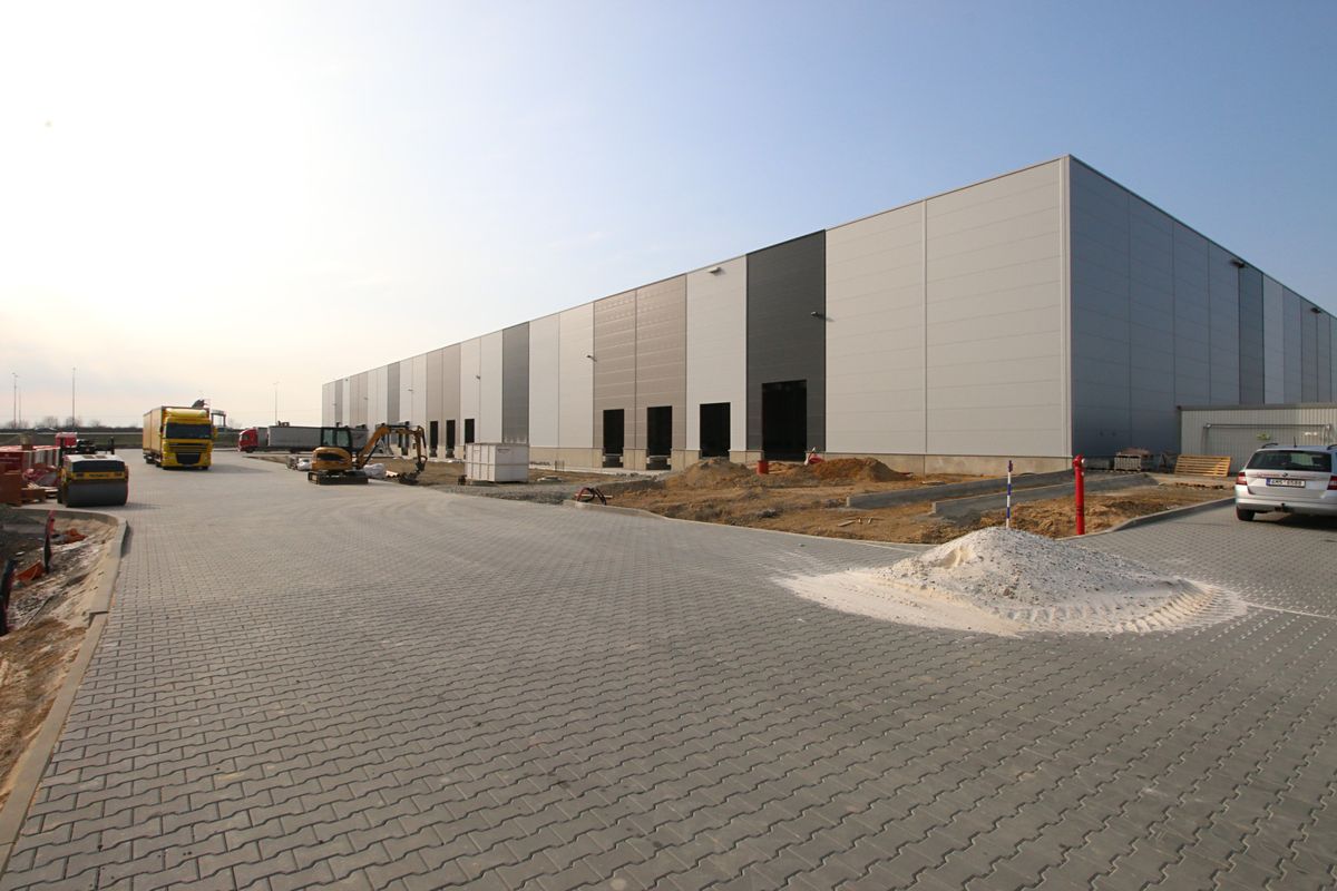 Pronájem výrobní haly, prostoru 6800 m² – fotografie 2
