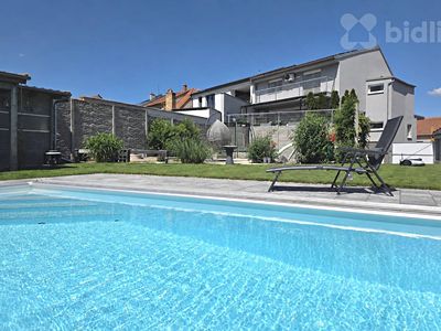 Prodej rodinného domu 299 m², pozemek 660 m²