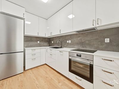 Pronájem rodinného domu 324 m², pozemek 287 m²