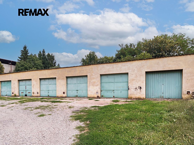 Prodej komerčního prostoru, 130 m² (1 z 6)