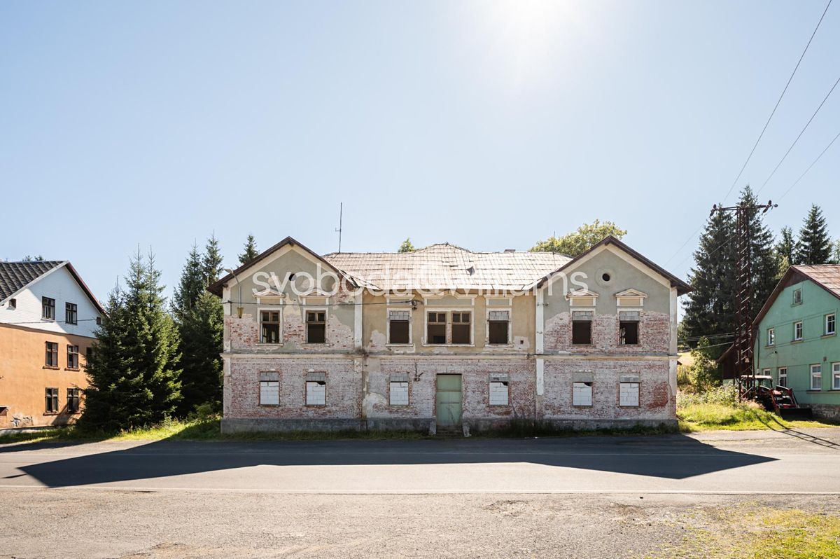 Prodej rodinného domu 779 m², pozemek 1415 m²