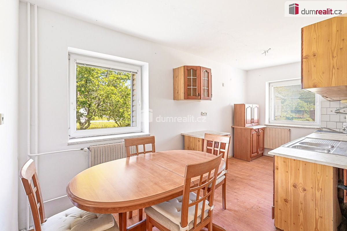 Prodej rodinného domu 220 m², pozemek 614 m² – fotografie 4