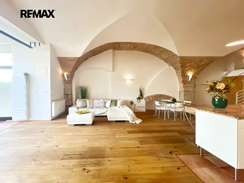 Prodej bytu atypický 97 m², Škvorec – náhled fotky 3