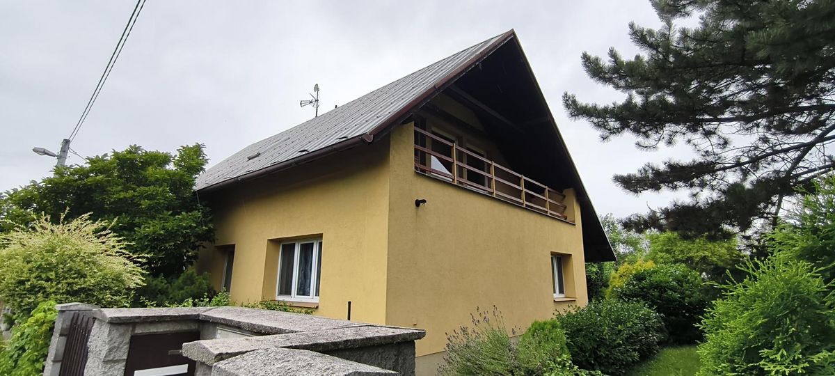 Prodej rodinného domu 250 m², pozemek 911 m²