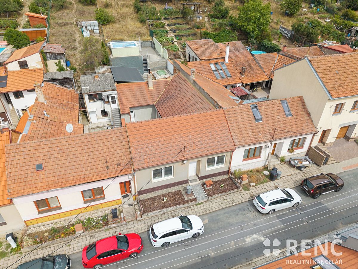 Prodej rodinného domu 110 m², pozemek 573 m² – fotografie 2