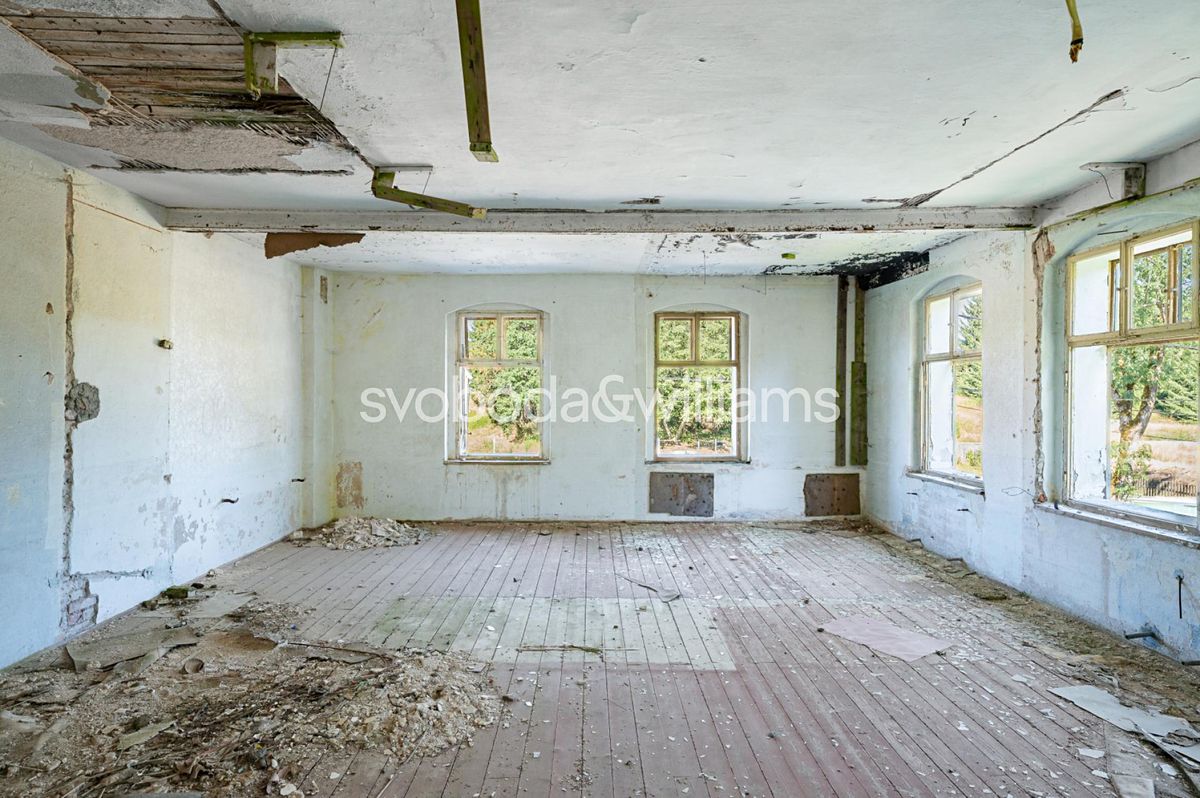 Prodej rodinného domu 779 m², pozemek 1415 m² – fotografie 4