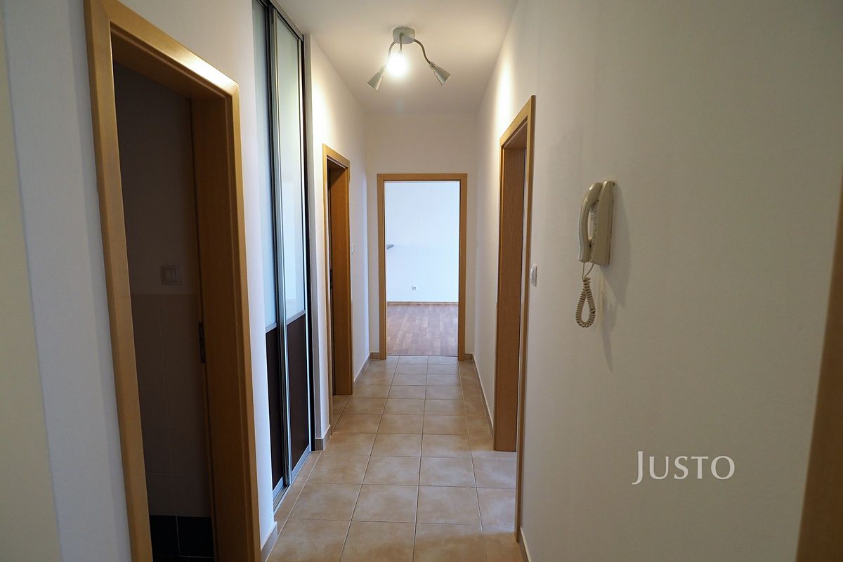 Pronájem bytu 3+kk 86 m² – fotografie 2