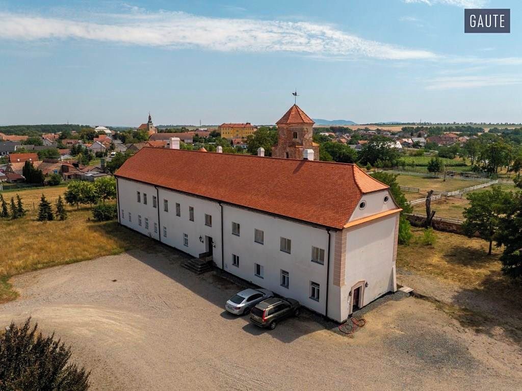 Prodej zemědělské usedlosti 5889 m², pozemek 83936 m² – fotografie 2