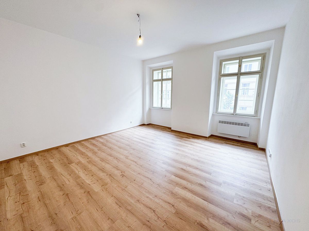 Pronájem bytu 1+kk 36 m² – fotografie 2