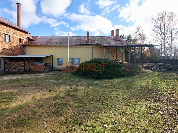 Prodej komerčního prostoru, 1 612 m² (27 z 31)
