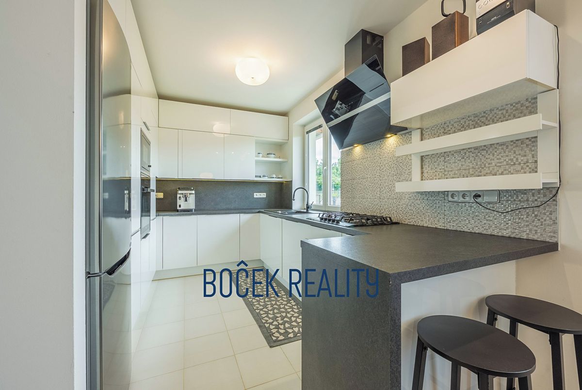 Prodej rodinného domu 116 m², pozemek 1032 m² – fotografie 2