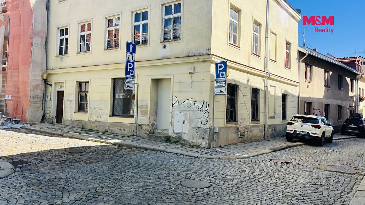 Prodej obchodního prostoru 72 m² – fotografie 2