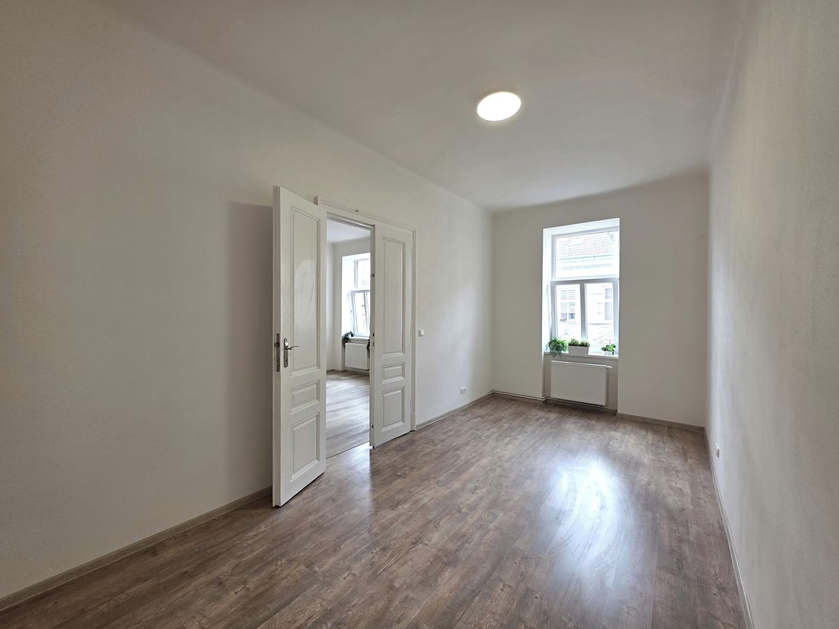 Pronájem bytu 2+kk 58 m² – fotografie 3